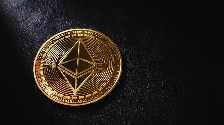 Ethereum Kurucu Ortağı Buterin Kripto Paralarda Yönünü Oraya Çevirdi: Yüzde 4 Vurgusu