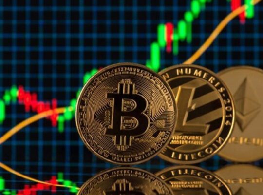 Kurumsallar Bitcoin’den Çıkıp Altcoin’lere Sığındı: Ethereum, XRP ve Solana Öne Çıktı