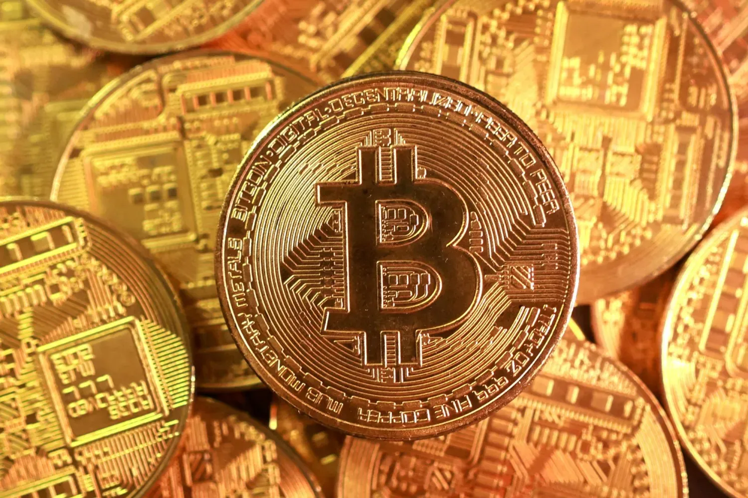 Ünlü Ekonomist Açıkladı: Bitcoin’de 126.200 Dolar Rekorunu Unutturan Altın Eşik