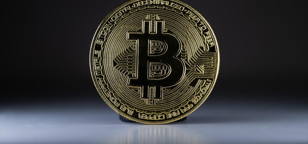 1 Dolardan Aldığı Tüm Bitcoin’leri Satan Balina, Kuantum Gerçekleri ve Bounce Alarmı