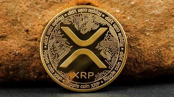 XRP Balinaları Satışa Geçti: ETF Heyecanı Yerini Endişeye Bıraktı